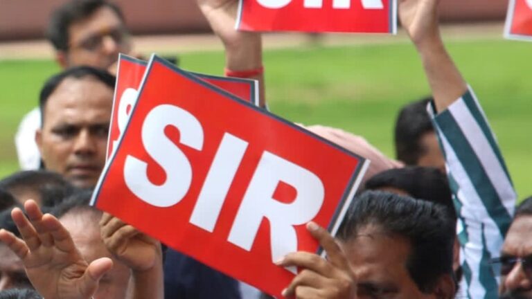 Politics-Tamil Naduunite-against-theElectionCommission-SpecialIntensiveRevision-SIR-of voter list-lossofvoting-rights-SupremeCourt-for-justice