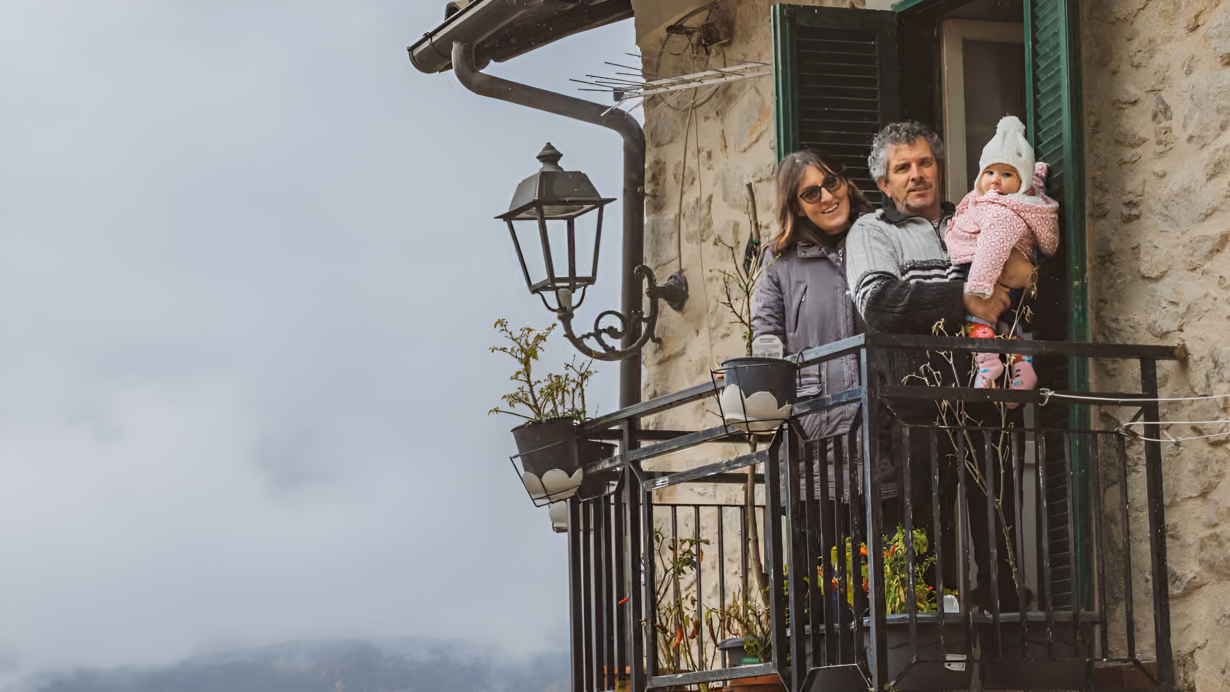 italy-Mountain-village-first baby-Abrazo-Pagliara dei Marsi-Laura Bussi Trabucco
