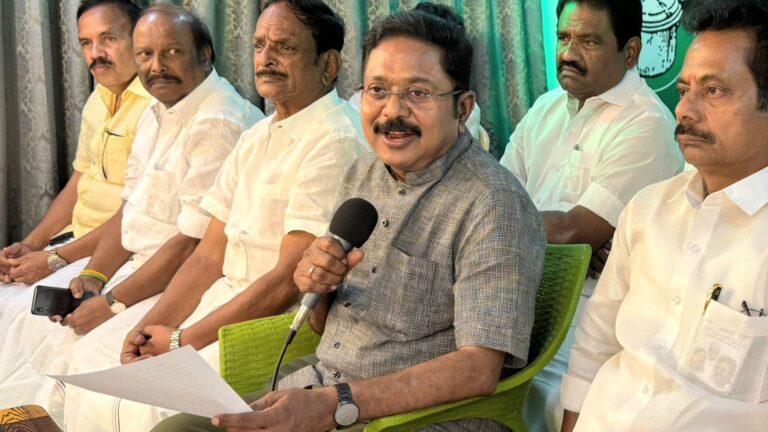 ttv dinakaran ammk